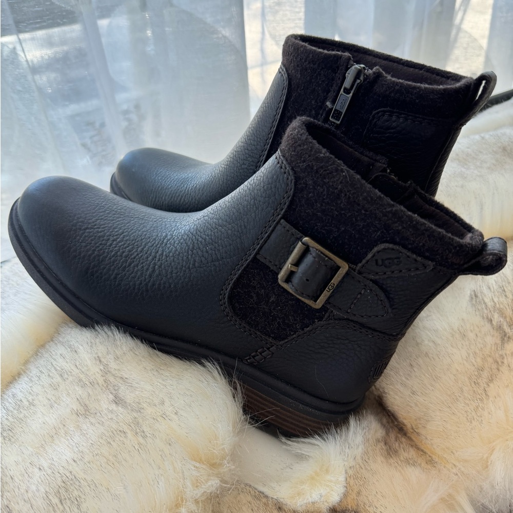UGG Harrison Boot SIZE 7